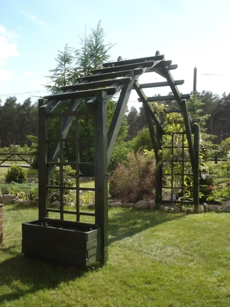 Stukot pergola pod kwiaty