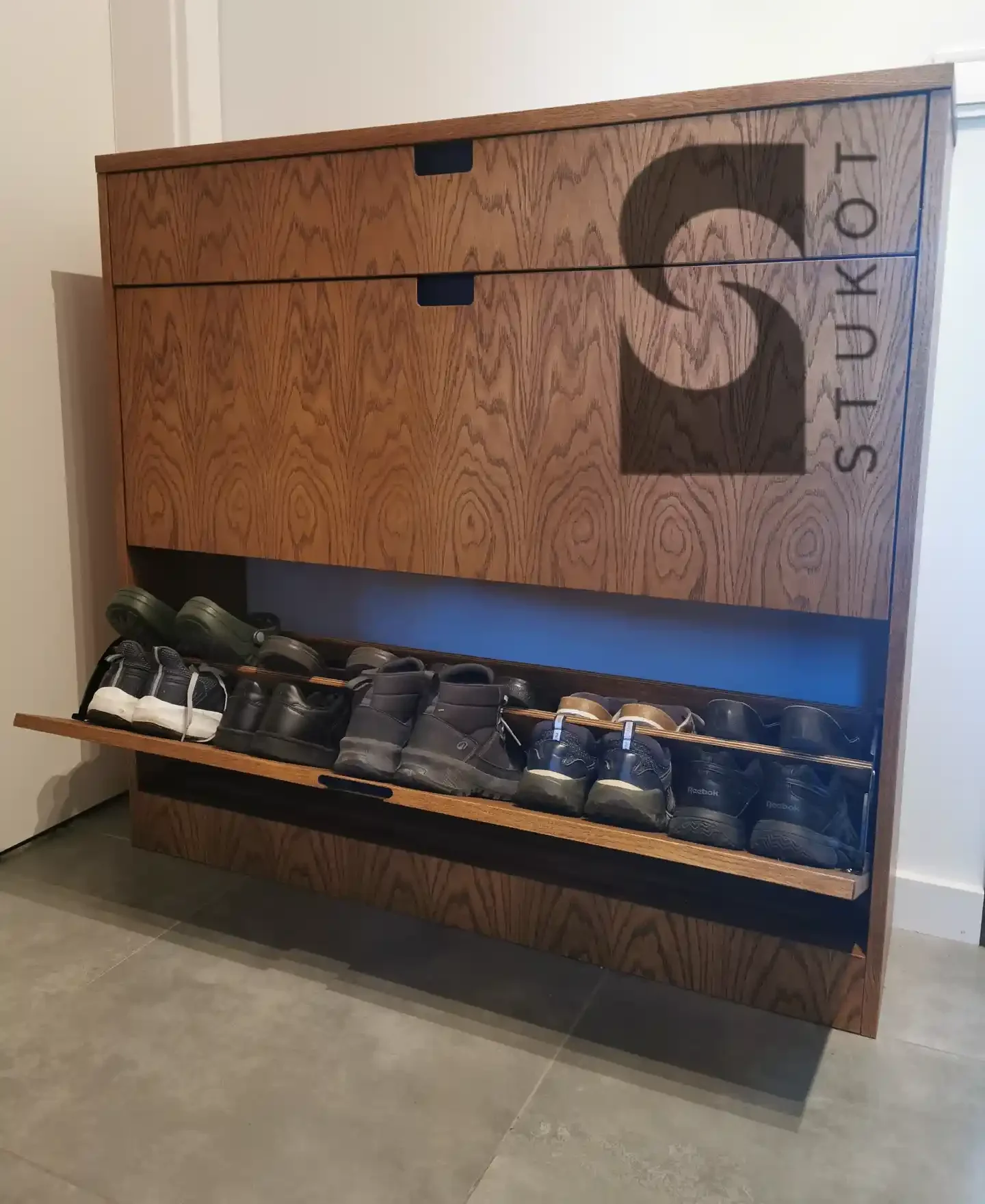 Stukot_szafka na buty wnętrze